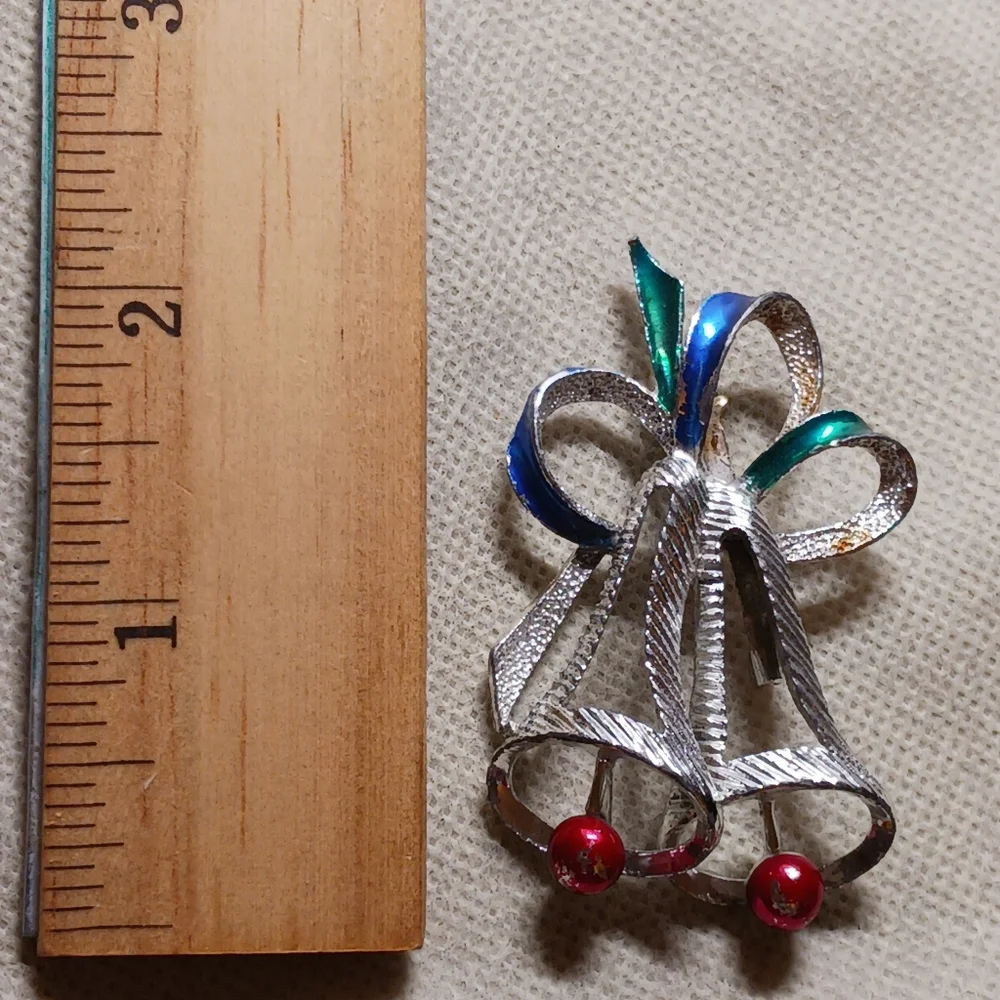 Vintage Christmas Brooch Set - Gold and Silver, Monet Gerrys Danecraft - Picture 8 of 12